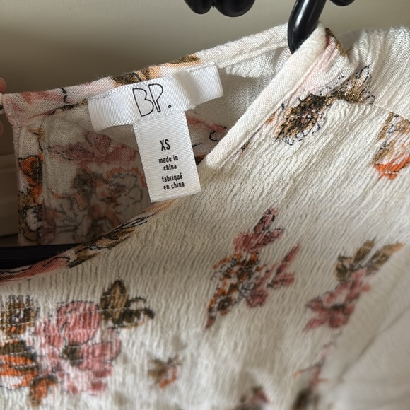 Floral flowy BP short sleeve top size XS - Picture 2 of 3